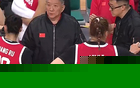 什么情况？女篮2米中锋，首发3分钟 遭到宫鲁鸣弃用 得0分